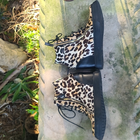 Giuseppe Zanotti Leopard-Print Calf Hair Wedge Sneaker Size 39 EUC - Picture 14 of 16